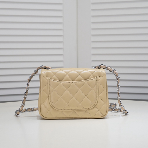 シャネルバッグ側面デザイン